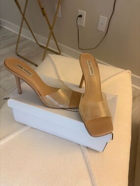Steve Madden “Clearer” Nude Tan Mule